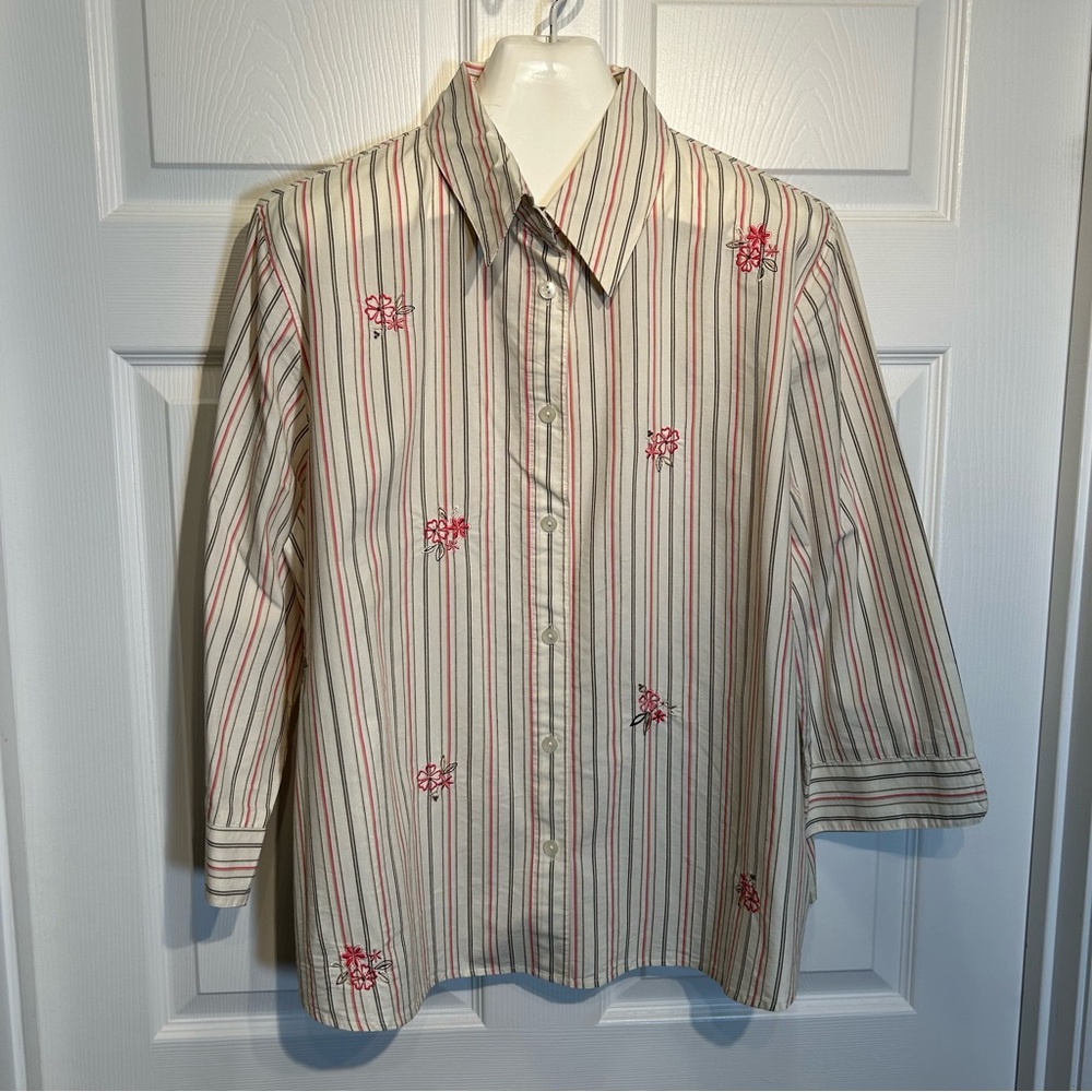 Tailored Button Front Floral Embroidery Top Size 20W